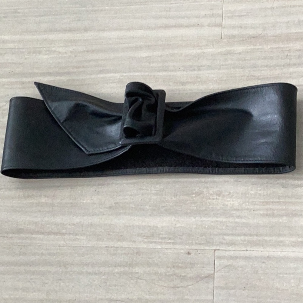 Elegant Black Leather Belt
